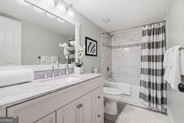 2870 Pharr Court South NW 207, Atlanta, GA 30305