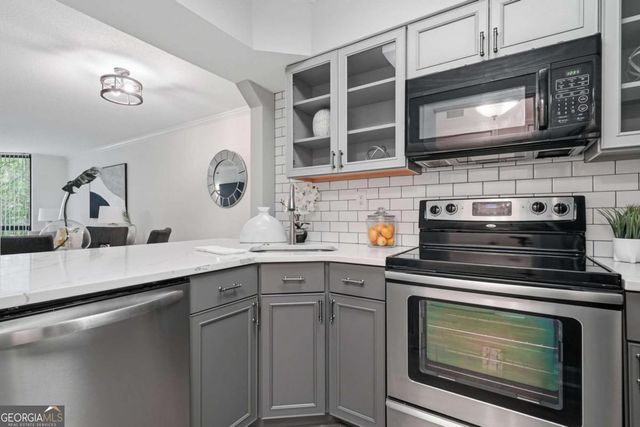 2870 Pharr Court South NW 207, Atlanta, GA 30305