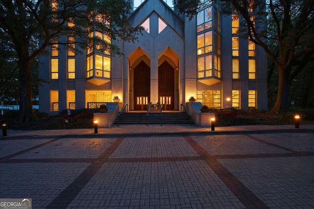 2870 Pharr Court South NW 207, Atlanta, GA 30305