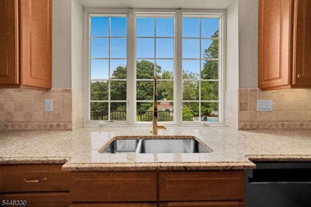 4 Middlesworth Farm Rd, Washington Twp., NJ 07853