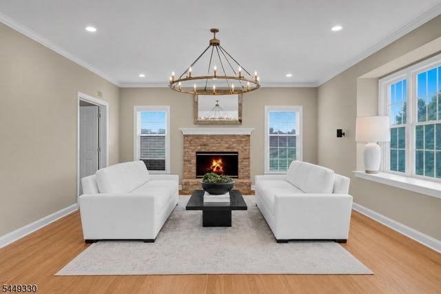 4 Middlesworth Farm Rd, Washington Twp., NJ 07853