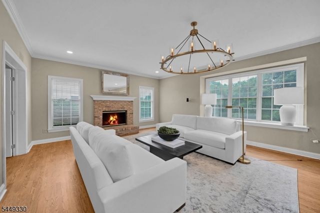 4 Middlesworth Farm Rd, Washington Twp., NJ 07853