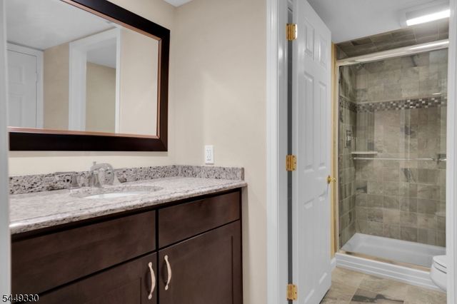 4 Middlesworth Farm Rd, Washington Twp., NJ 07853