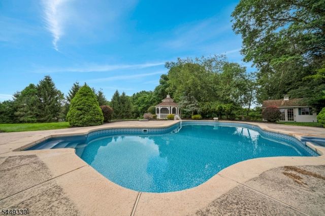 4 Middlesworth Farm Rd, Washington Twp., NJ 07853