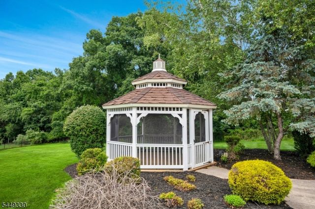 4 Middlesworth Farm Rd, Washington Twp., NJ 07853