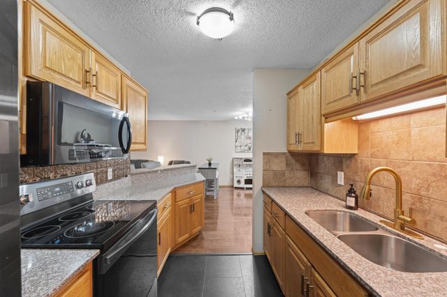 5677 100th Lane N, Brooklyn Park, MN 55443
