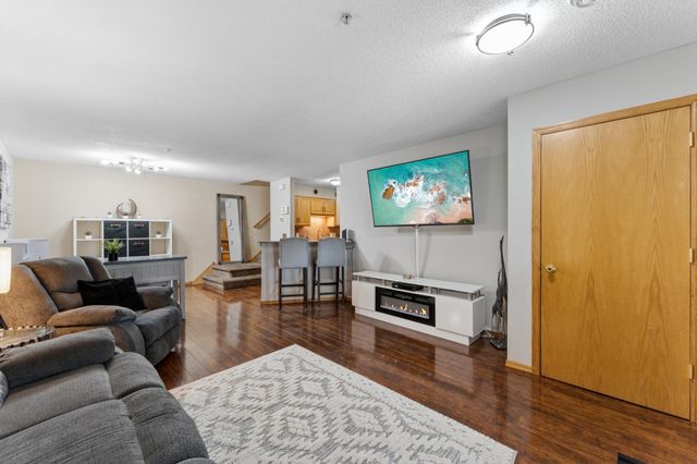 5677 100th Lane N, Brooklyn Park, MN 55443