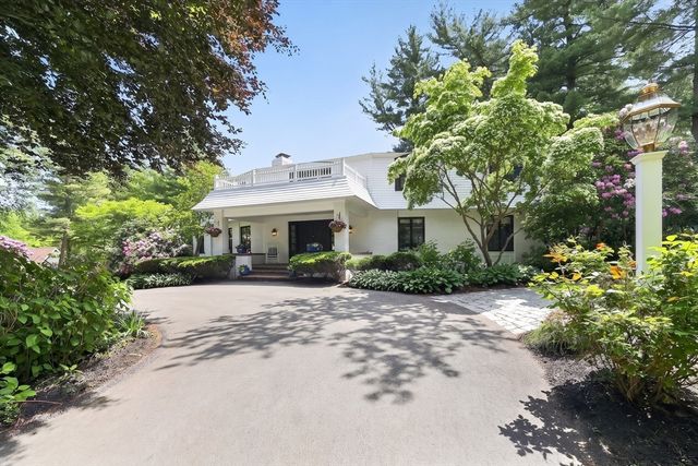 1 Grist Mill Lane, Hingham, MA 02043