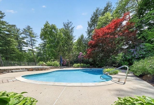 1 Grist Mill Lane, Hingham, MA 02043