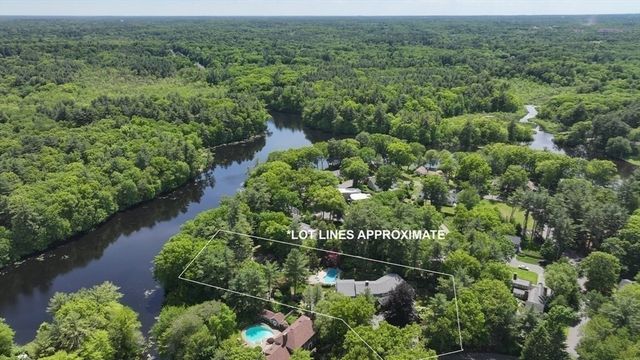 1 Grist Mill Lane, Hingham, MA 02043