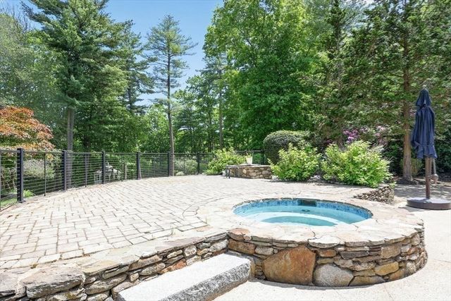 1 Grist Mill Lane, Hingham, MA 02043