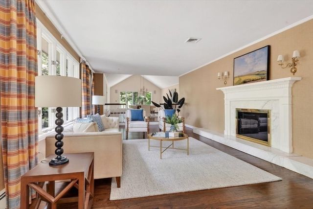 1 Grist Mill Lane, Hingham, MA 02043