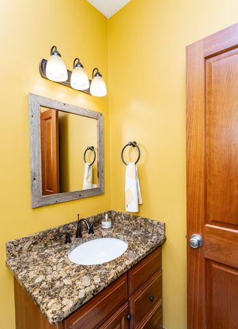 7005 Halifax Lane NW, Rochester, MN 55901