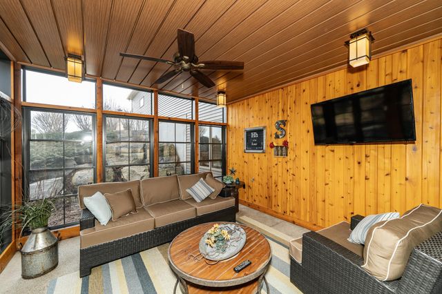 7005 Halifax Lane NW, Rochester, MN 55901