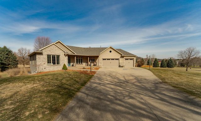 7005 Halifax Lane NW, Rochester, MN 55901