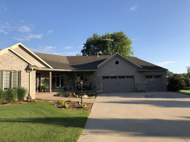 7005 Halifax Lane NW, Rochester, MN 55901