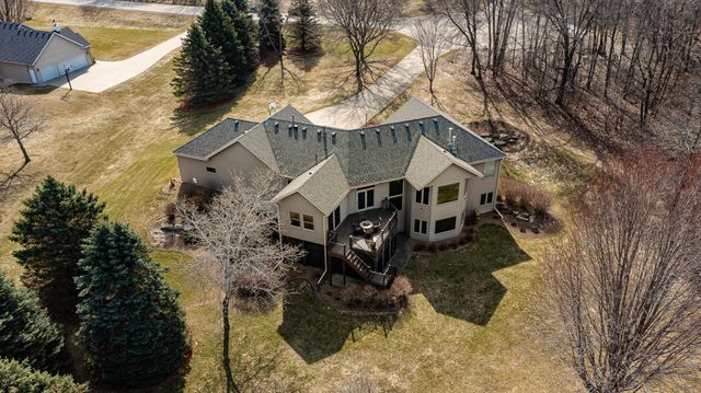 7005 Halifax Lane NW, Rochester, MN 55901