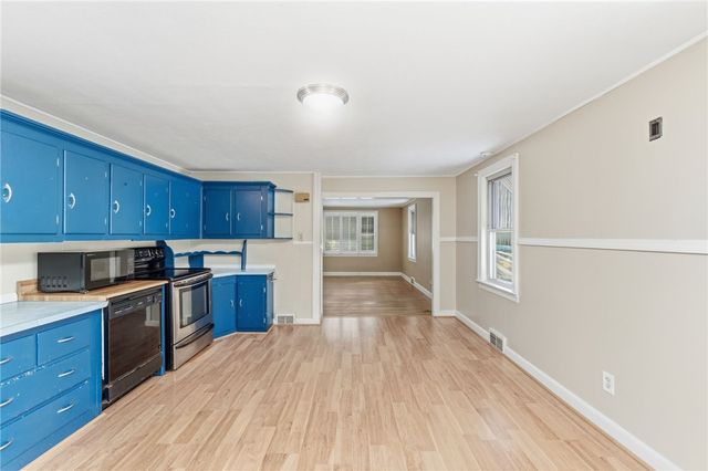 92 Rockland Avenue, Woonsocket, RI 02895