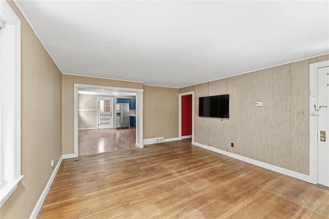 92 Rockland Avenue, Woonsocket, RI 02895