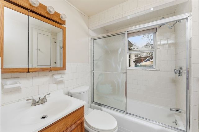 92 Rockland Avenue, Woonsocket, RI 02895