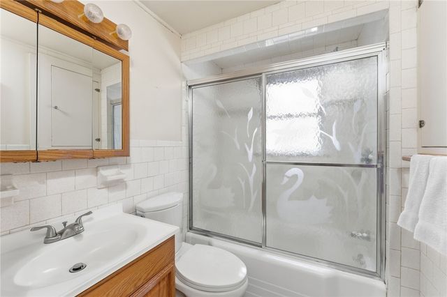 92 Rockland Avenue, Woonsocket, RI 02895