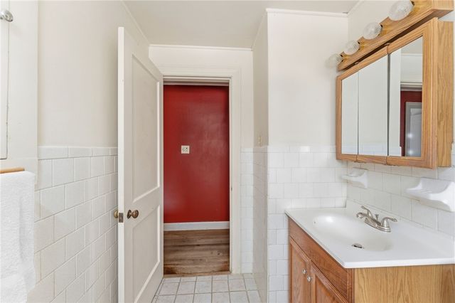 92 Rockland Avenue, Woonsocket, RI 02895