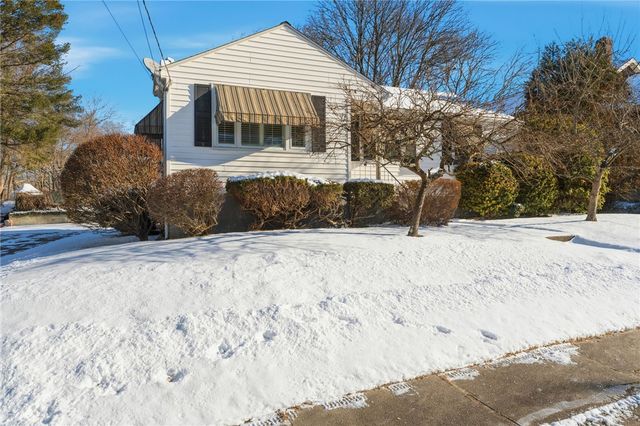92 Rockland Avenue, Woonsocket, RI 02895
