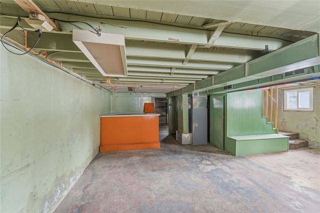 92 Rockland Avenue, Woonsocket, RI 02895