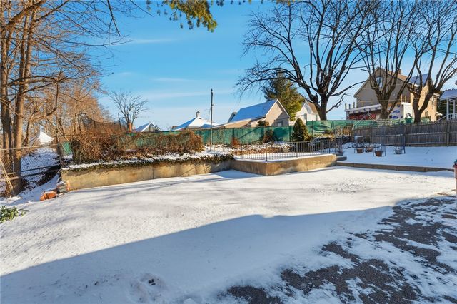 92 Rockland Avenue, Woonsocket, RI 02895