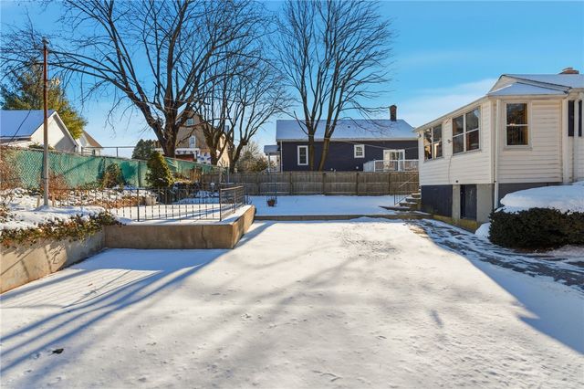 92 Rockland Avenue, Woonsocket, RI 02895