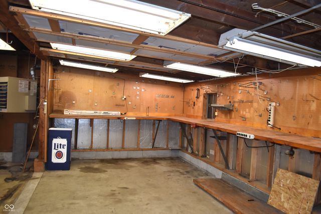 638 Byland Drive, Beech Grove, IN 46107