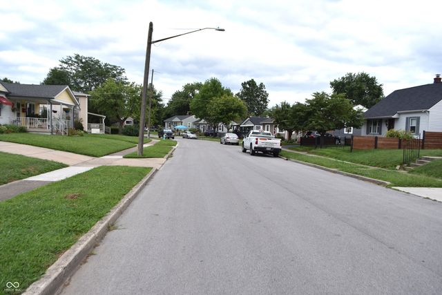 638 Byland Drive, Beech Grove, IN 46107