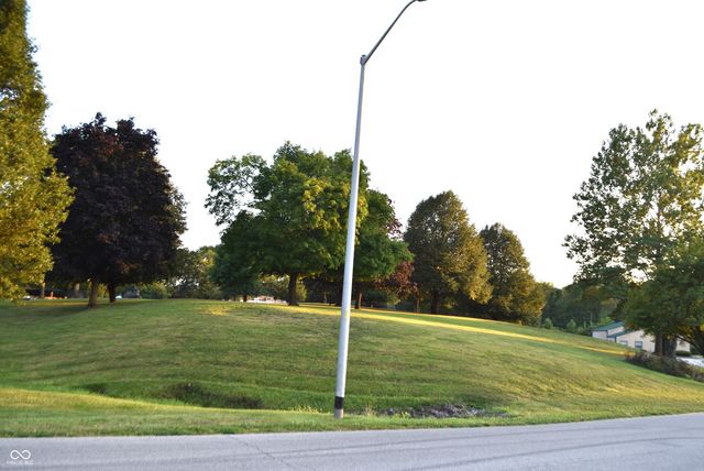 638 Byland Drive, Beech Grove, IN 46107