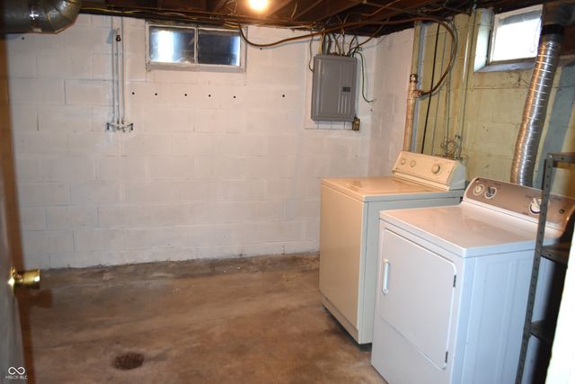 638 Byland Drive, Beech Grove, IN 46107