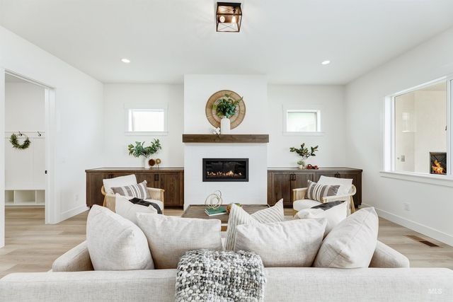 12705 S Lenora Pl., Nampa, ID 83686