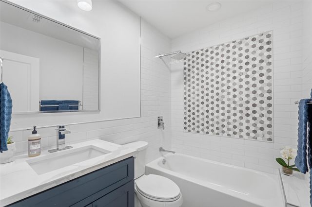 2518 W Amherst Avenue, Dallas, TX 75235