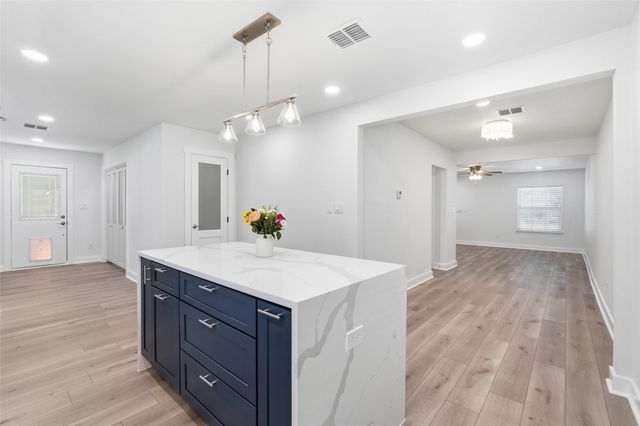 2518 W Amherst Avenue, Dallas, TX 75235