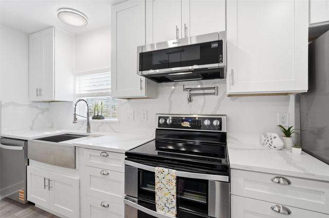 2518 W Amherst Avenue, Dallas, TX 75235