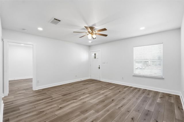 2518 W Amherst Avenue, Dallas, TX 75235