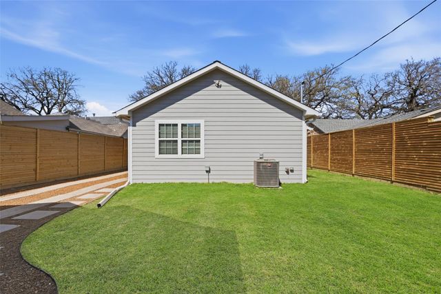 2518 W Amherst Avenue, Dallas, TX 75235