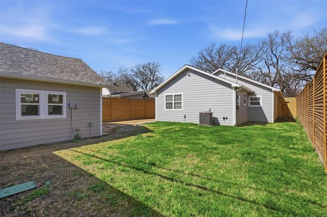 2518 W Amherst Avenue, Dallas, TX 75235