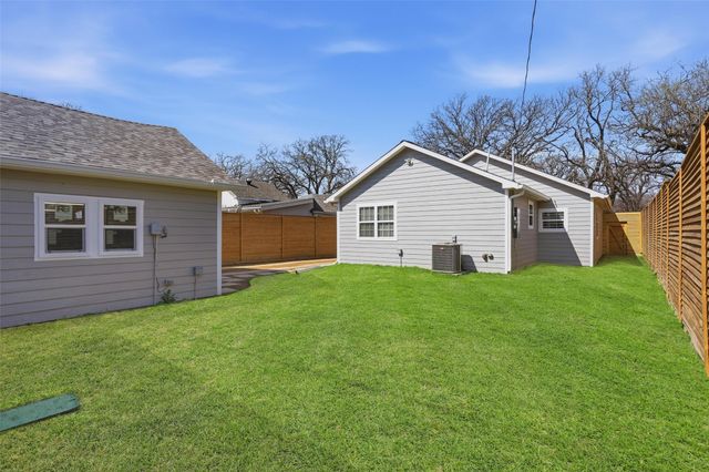 2518 W Amherst Avenue, Dallas, TX 75235