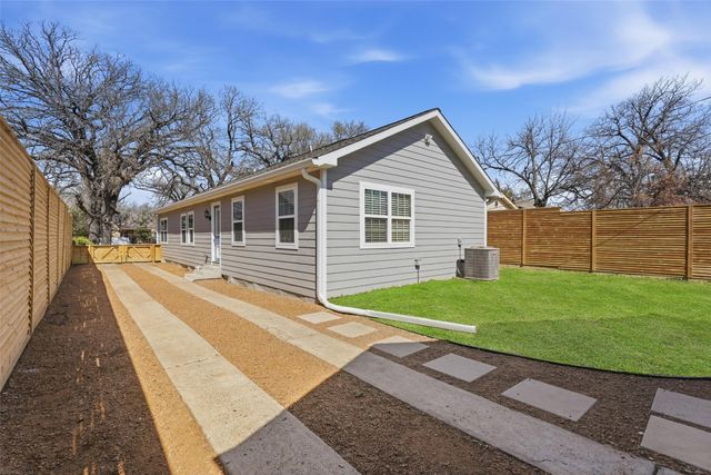 2518 W Amherst Avenue, Dallas, TX 75235