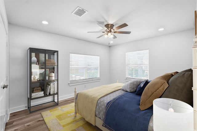 2518 W Amherst Avenue, Dallas, TX 75235