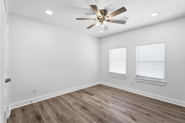 2518 W Amherst Avenue, Dallas, TX 75235