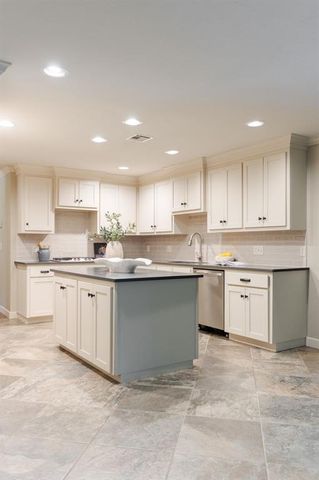 2948 Kerry Lane, Oklahoma City, OK 73120