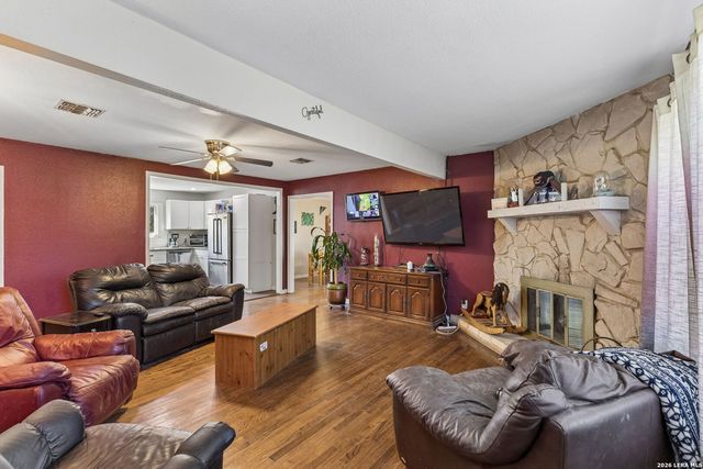600 Winburn Ave, Schertz, TX 78154