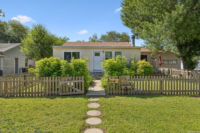 600 Winburn Ave, Schertz, TX 78154