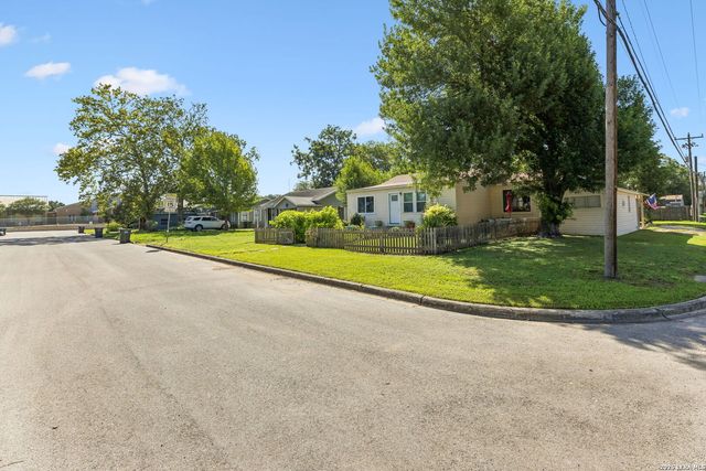 600 Winburn Ave, Schertz, TX 78154