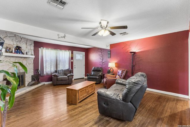 600 Winburn Ave, Schertz, TX 78154